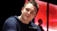 Sam Trickett vince un piatto da 2.000.000 $ a Macao!
