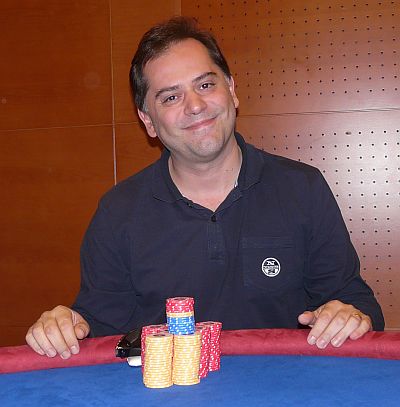 Un sorridente Marco Pistilli, al suo primo final table importante