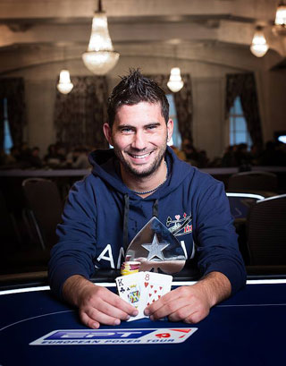 Davide Suriano raggiante alla premiazione