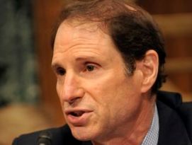 Il senatore Ron Wyden, ideatore della proposta di finanziare la Sanità pubblica con il gioco online