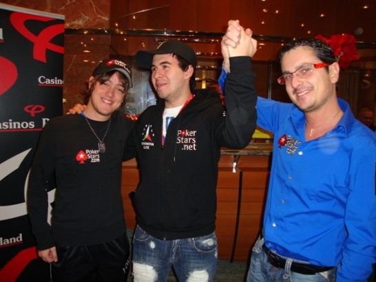 Alfio al centro fra l'amico Dario Minieri, vincitore dell'high roller, e Luca Pagano, quarto al Main Event