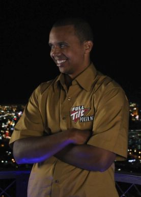Phil Ivey - nonostante tutto sorridente - su una terrazza del Rio di Las Vegas