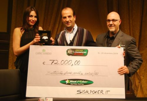 Salvatore bonavena premiato con braccialetto ed assegno