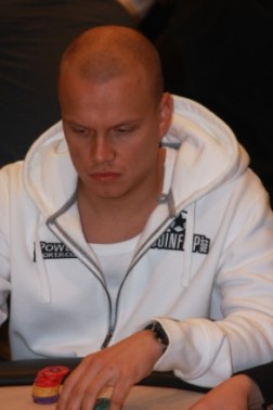 Ilari 'ziigmund' Sahamies impegnato all'EPT Praga