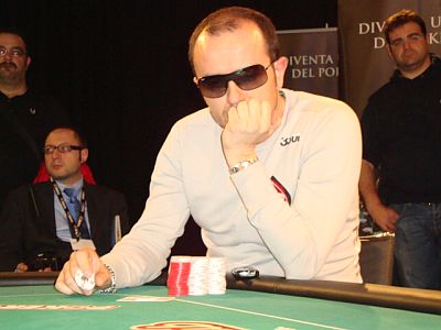 Alessandro al final table di un Campionato Nazionale Poker Club, dove finì secondo