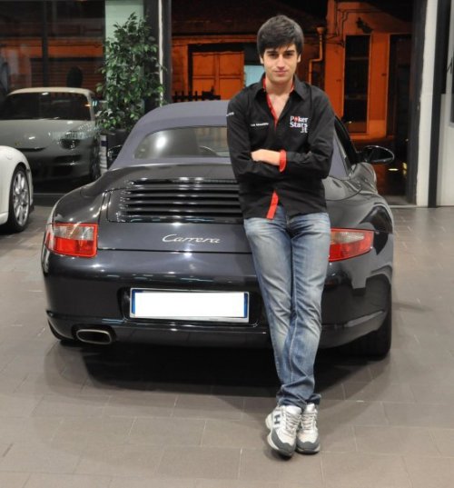 Luca con la Porsche acquistata grazie agli fpp su PokerStars.it
