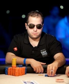 Nicholas Chouity, nettissimo chipleader del tavolo finale