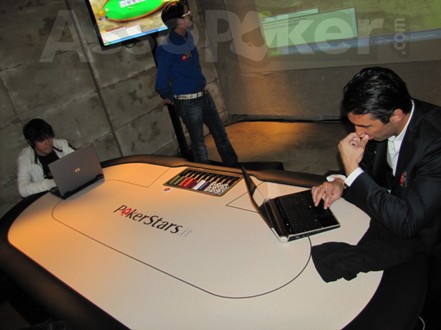 Un momento dell'heads up tra Minieri e Buffon