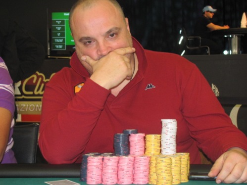 Delfino con il suo stack da chipleader