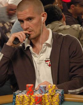 Gus Hansen ha fatto un libro delle proprie note all'Aussie Millions