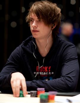 Viktor Blom, quasi certamente Isildur1