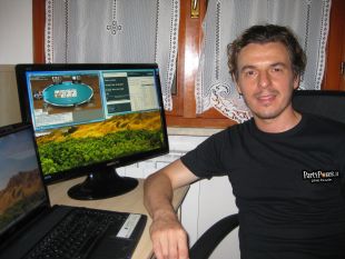 Emiliano Marseglia nella sua casa di Seano Carmignano