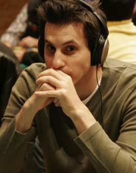 Haralabos 'Bob' Voulgaris al tavolo da poker