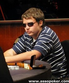 James Collopy, il rivale di Gus nella caccia al braccialetto