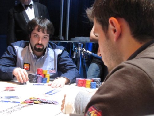 Cristiano di fronte a Tommaso 'Toms2up' Briotti: due grandi amici - e colleghi di team - all'ultimo EPT Grand Final