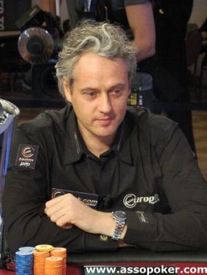 Luca Cainelli durante il final table
