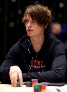 Viktor Blom impegnato all'EPT