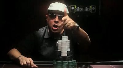 Il rapper Brusco, avversario di Minieri durante il video