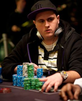 Chris Oliver ha il 42% delle fiches in gioco