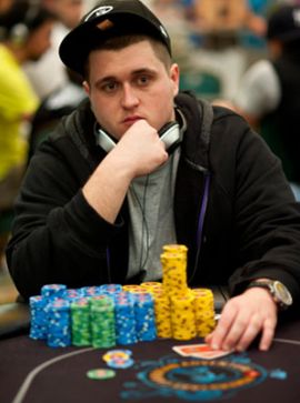 Chris Oliver comanda a quota 3.675.000 fiches