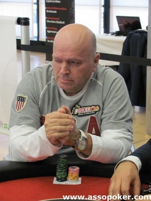 Carlo Braccini, out all'heads up, è ora seduto al Main Event