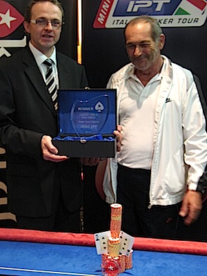 Laszlo Bensenyi (a destra) durante la premiazione
