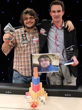 Giacomo Loccarini festeggia con Alessio Isaia all'IPT