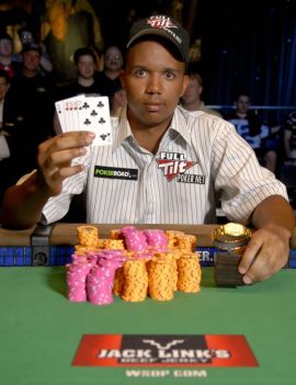 Sì, Phil Ivey ha vinto anche nel Deuce to Seven...
