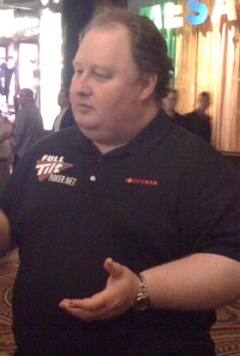 Greg Raymer immortalato con la nuova patch...