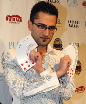 antonio-esfandiari