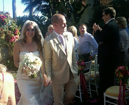 Una foto del matrimonio tra i due poker pro: a destra si riconoscono Phil Hellmuth e - leggermente coperta davanti a lui - Jennifer Harman