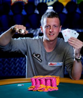 Matt Perrins, fortunato nel 2-7 draw lowball...