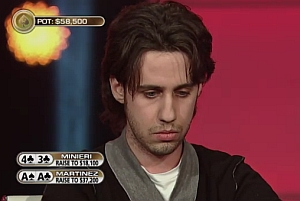 Martinez durante la mano contro Minieri