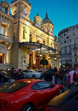 Il casinò di Montecarlo non cela certo il suo sfarzo