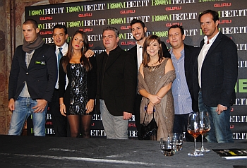 Il team al completo con al centro il presidente Mimmo La Pesa