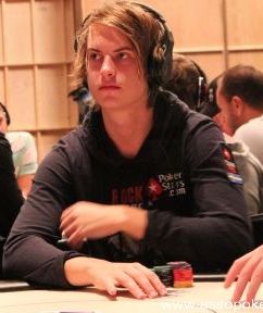 viktor-blom