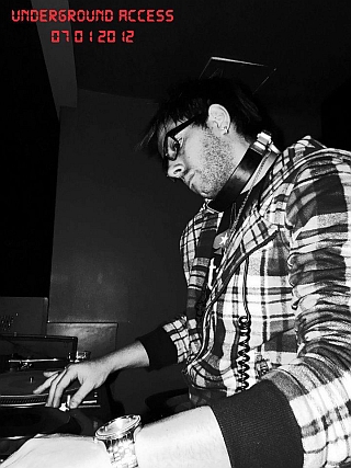 Davide in azione alla consolle