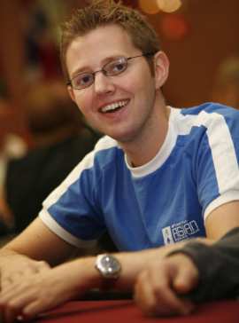 Nonostante le apparenze, Ben Grundy è un trentenne