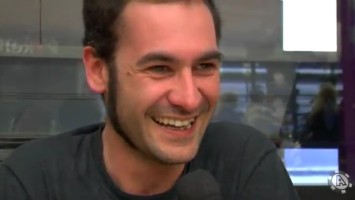 Stefano 'scienziato' Cordoni divertito durante l'intervista