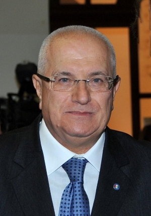 Il Senatore Raffaele Lauro