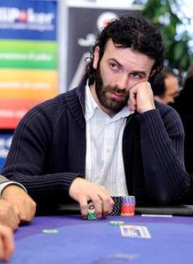 Sergio Castelluccio ha 211.600 fiches