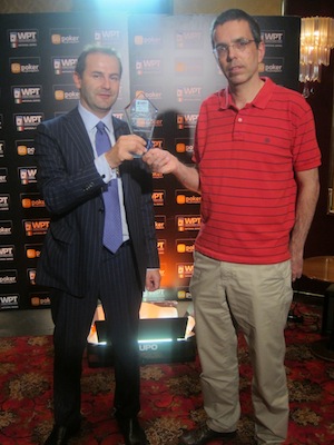 Graells (sulla destra) alla premiazione con il tournament director Christian Scalzi