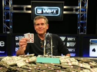 Steve Brecher il giorno della sua vittoria WPT nel 2009. Stanotte andrà a caccia del bis