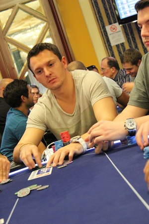 Sam Trickett, in testa dopo il Day 1B