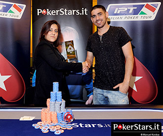 Niv Ran premiato dalla tournament director Sanaz 'Sunny' Fattahi