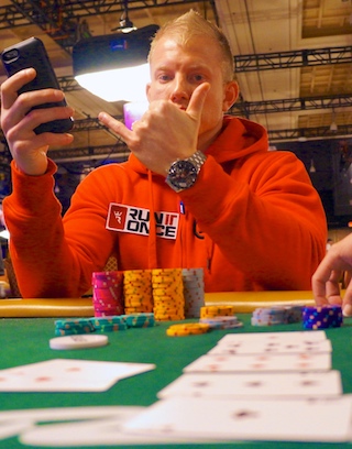 Jason Koon alle WSOP 2013 (courtesy bluff.com)