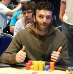 Sergio al tavolo dell'EPT Grand Final 2009, dove chiuse 16°