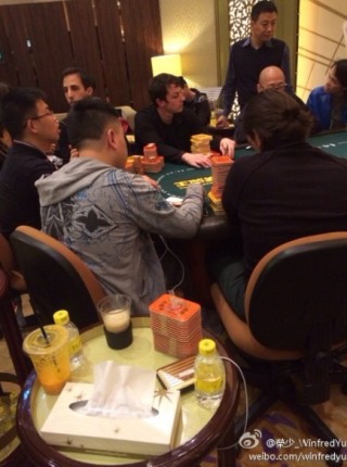 Nella foto si riconoscono Alec Torelli, Tom Dwan e Richard Yong