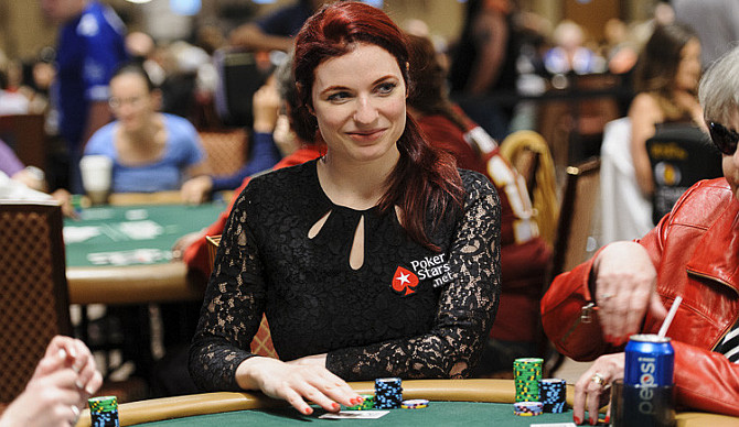 2014WSOP_EV53_Day1_