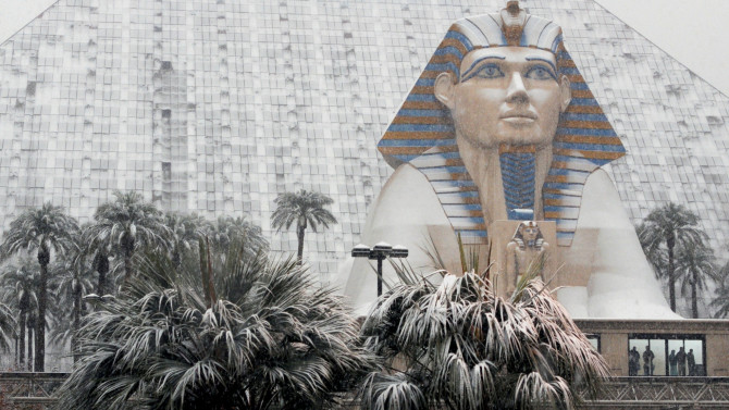 las-vegas-luxor-snow